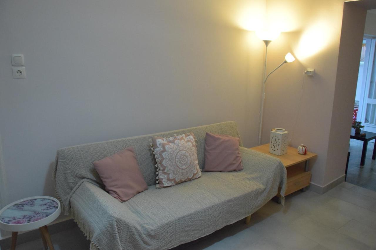 Apartment Home, Agia Triada