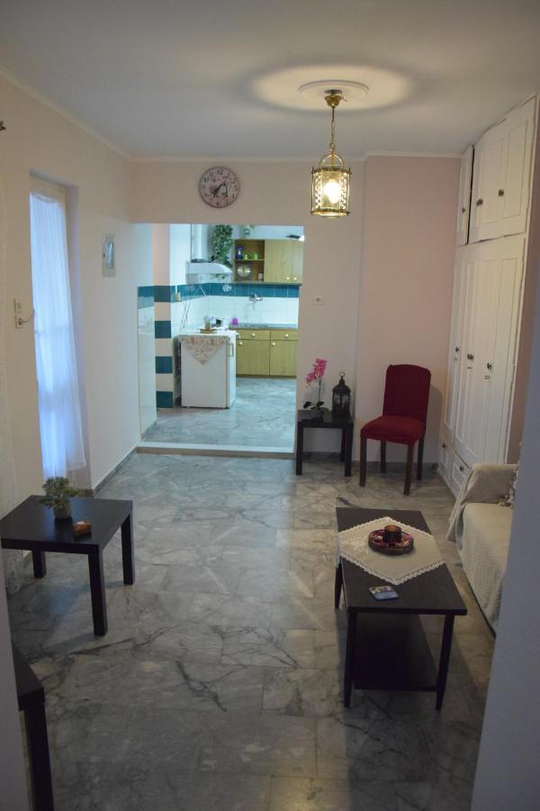 Home, Agia Triada